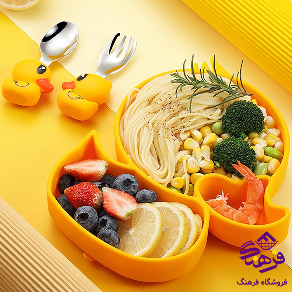 ظرف غذای دلفین . توت فرنگی . جوجه